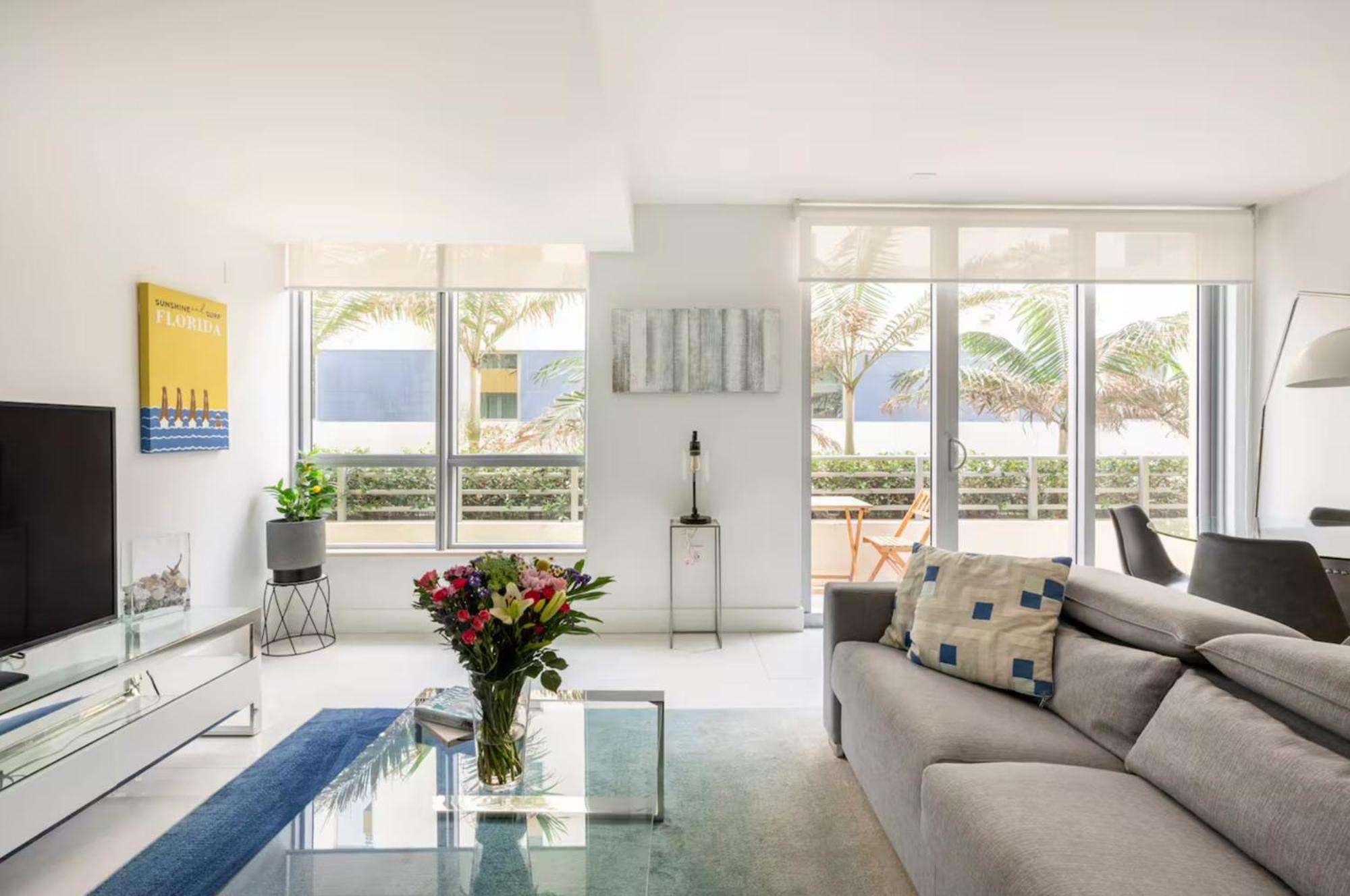 Beachfront Bentley Hotel One Bedroom Suite With Balcony And Beach Access ميامي بيتش المظهر الخارجي الصورة